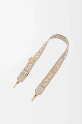 ジャカードとカーフスキンを組み合わせた「Anagram」ストラップ