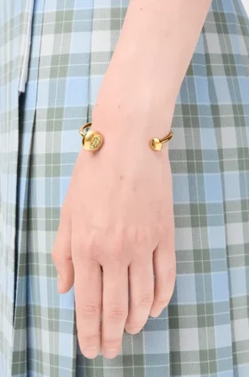 スターリングシルバー製「Anagram Pebbleカフ」