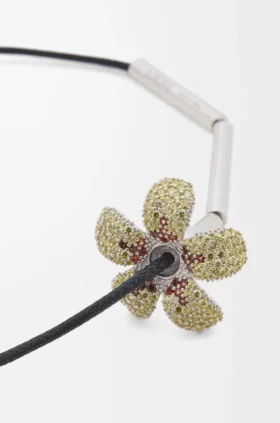 スターリングシルバーとクリスタルを使用した「Flor」ネックレス