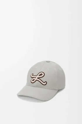 コットン製の「L」パッチキャップ