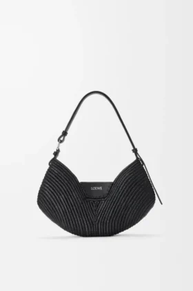 ラフィアとカーフスキンを使用したミディアムサイズのloeweスイングバッグ