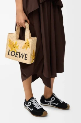 ラフィア製のスモール「loewe Font Tote」トートバッグ