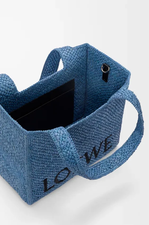 ラフィア製 ミディアム loewe Font Toteバッグ ラフィア製 ミディアム loewe Font Toteバッグ