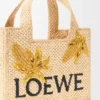 ラフィア製のスモール「loewe Font Tote」トートバッグ ラフィア製のスモール「loewe Font Tote」トートバッグ