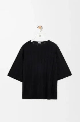 リネン素材の半袖トップス