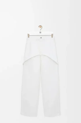 デニムのパンツ
