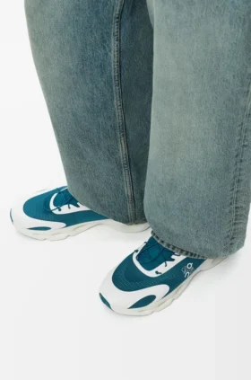 クラウドソロ スニーカー