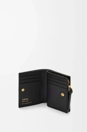 ナッパカーフスキン製のコンパクト財布
