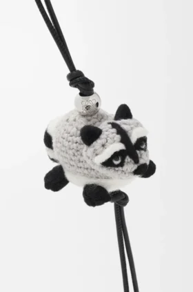 フェルト製アライグマチャーム