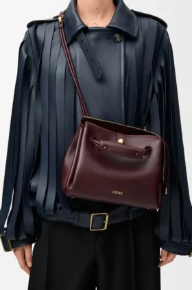 しなやかなカーフスキン製のスモール・マドリード・バッグ