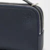 ソフトグレインカーフスキン製 ミニ クロスボディ カメラバッグ ソフトグレインカーフスキン製 ミニ クロスボディ カメラバッグ