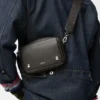しなやかなグレインカーフスキン製のスモール・Pebble・メッセンジャーバッグ しなやかなグレインカーフスキン製のスモール・Pebble・メッセンジャーバッグ