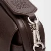 しなやかなグレインカーフスキン製のスモール・Pebble・メッセンジャーバッグ しなやかなグレインカーフスキン製のスモール・Pebble・メッセンジャーバッグ