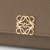 Pebbleグレインカーフスキン製「Anagram」コンチネンタル財布 Pebbleグレインカーフスキン製「Anagram」コンチネンタル財布