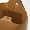 滑らかなカーフスキン製 ミディアム Pebble Bucket 滑らかなカーフスキン製 ミディアム Pebble Bucket