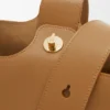 滑らかなカーフスキン製 ミディアム Pebble Bucket 滑らかなカーフスキン製 ミディアム Pebble Bucket