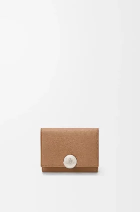 Pebbleグレインカーフスキン製「Pebble」トリフォールド財布