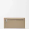 Pebbleグレインカーフスキン製の「Pebble コンチネンタル 財布」 Pebbleグレインカーフスキン製の「Pebble コンチネンタル 財布」
