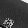 Pebbleグレイン加工のカーフスキン製Anagram名刺入れ Pebbleグレイン加工のカーフスキン製Anagram名刺入れ