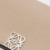 Pebbleグレイン加工のカーフスキン製Anagram名刺入れ Pebbleグレイン加工のカーフスキン製Anagram名刺入れ