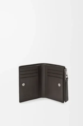 しなやかなグレインカーフスキン製の「Puzzle」スリムコンパクト財布