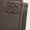 クラシックカーフスキン製のPuzzleバイフォールド・コイン財布 クラシックカーフスキン製のPuzzleバイフォールド・コイン財布
