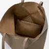 ソフトグレインカーフスキン製 ラージ ホリゾンタル Puzzle Fold トートバッグ ソフトグレインカーフスキン製 ラージ ホリゾンタル Puzzle Fold トートバッグ